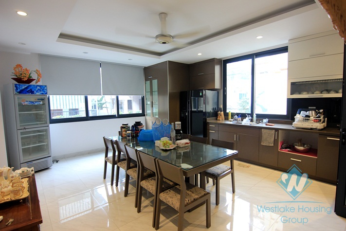 Room in a shared house at Giang Vo street, all bills included